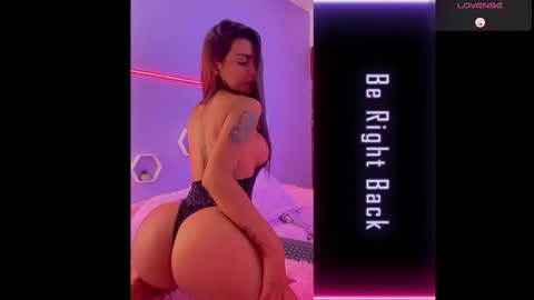 Snapshot of michelle_madson_ chatting on 10-24-25, 01:29 michelle_madson_ online show from 10-24-25, 01:29