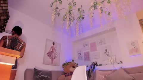 Snapshot of michelle_se chatting on 01-12-25, 12:28 Michelle online show from 01-12-25, 12:28