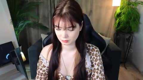 Snapshot of michelle_vasquez chatting on 05-17-26, 09:22 Michelle online show from 05-17-26, 09:22