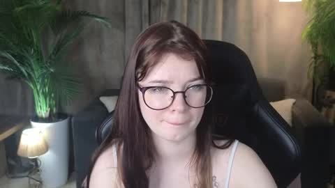 Snapshot of michelle_vasquez chatting on 06-06-26, 12:38 Michelle online show from 06-06-26, 12:38