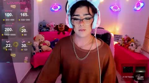 Snapshot of michellevanss22 chatting on 10-16-25, 05:47   online show from 10-16-25, 05:47