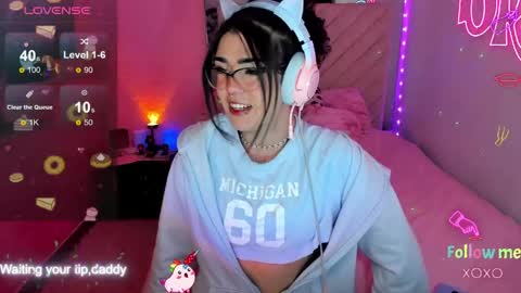   online show from 04-23-26, 04:57