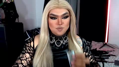 Snapshot of michellevixen921 chatting on 11-01-25, 02:35 Michelle online show from 11-01-25, 02:35