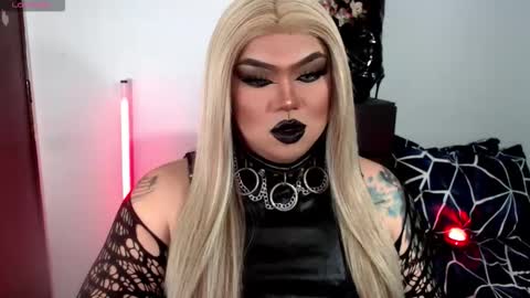 Snapshot of michellevixen921 chatting on 11-06-25, 06:47 Michelle online show from 11-06-25, 06:47