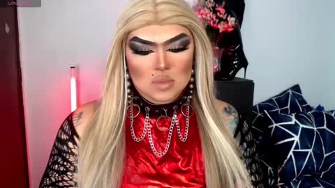 Snapshot of michellevixen921 chatting on 11-17-25, 04:24 Michelle online show from 11-17-25, 04:24