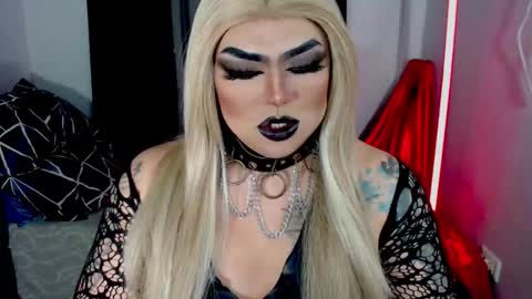 Snapshot of michellevixen921 chatting on 11-30-25, 05:44 Michelle online show from 11-30-25, 05:44