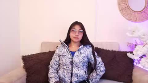 Snapshot of michellnight_ chatting on 06-18-26, 08:03 Michel online show from 06-18-26, 08:03