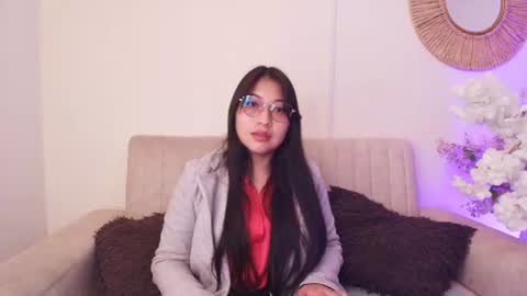 Snapshot of michellnight_ chatting on 06-19-26, 04:06 Michel online show from 06-19-26, 04:06