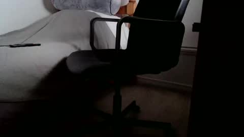 Snapshot of micic3 chatting on 02-08-26, 12:47 micic3 online show from 02-08-26, 12:47