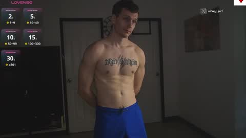Snapshot of mickey_pict chatting on 05-17-26, 02:09 Mickey online show from 05-17-26, 02:09