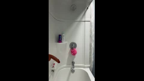 Snapshot of mickeyshyne69 chatting on 02-20-25, 08:39 Mickey online show from 02-20-25, 08:39