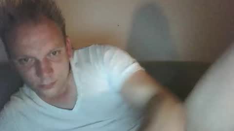 Snapshot of mickkxl chatting on 10-17-25, 10:12 mickkxl online show from 10-17-25, 10:12