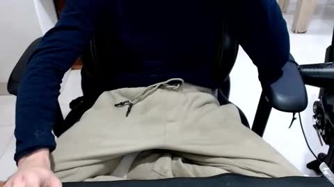 Snapshot of microfama00 chatting on 01-12-26, 06:07 microfama00 online show from 01-12-26, 06:07