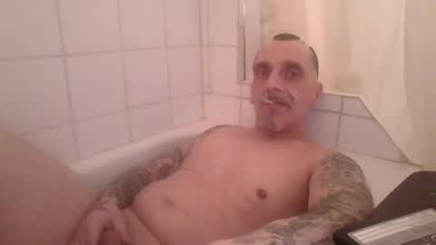 middle123456783939 online show from 01-11-26, 04:39