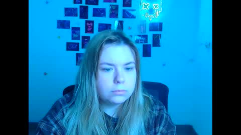 Mariana online show from 04-27-26, 05:16