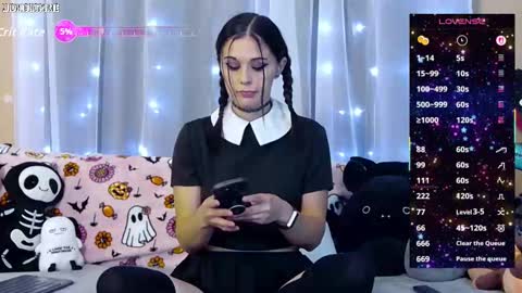 Snapshot of midnightpixie chatting on 10-01-25, 08:04 Jenna Talia online show from 10-01-25, 08:04