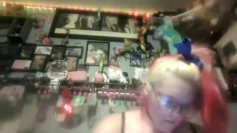 Snapshot of midnightseducer1 chatting on 04-10-26, 10:14 midnightseducer1 online show from 04-10-26, 10:14