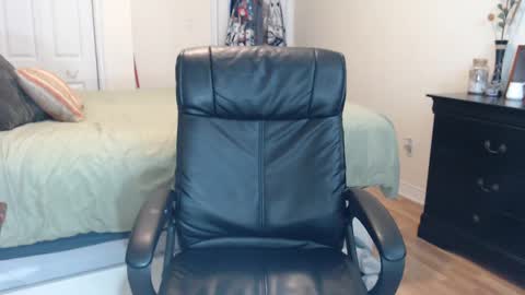 Snapshot of midsummernightsdream chatting on 03-11-25, 07:25 MidsummerNightsDream online show from 03-11-25, 07:25