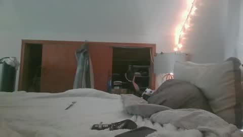 Snapshot of midtownhustler chatting on 10-15-25, 04:29 midtownhustler online show from 10-15-25, 04:29