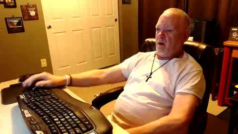 midwestdad09 online show from 10-26-25, 07:25