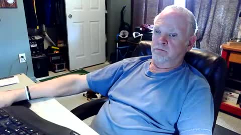 midwestdad09 online show from 04-15-26, 07:58