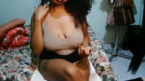 Snapshot of miel_07 chatting on 03-12-26, 06:25 miel_07 online show from 03-12-26, 06:25