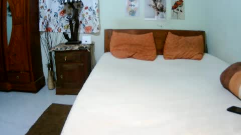 miel_07 online show from 06-12-26, 06:34