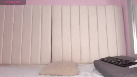 Snapshot of miel_alisha chatting on 11-20-25, 12:05 miel online show from 11-20-25, 12:05