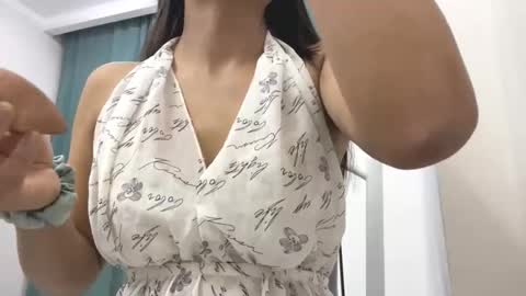 Mia online show from 11-26-25, 05:36