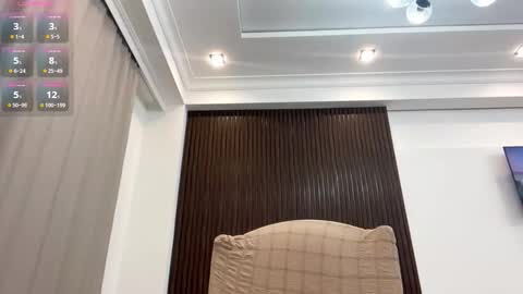 Mia online show from 12-04-25, 04:16