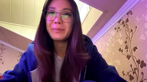 Snapshot of migdaliafenlon chatting on 10-05-25, 10:13 Nova online show from 10-05-25, 10:13