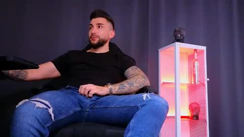 MightyAaron online show from 02-11-25, 03:40