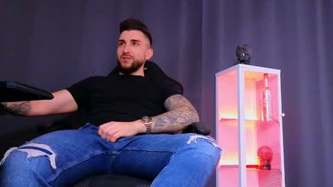 MightyAaron online show from 02-11-25, 09:14