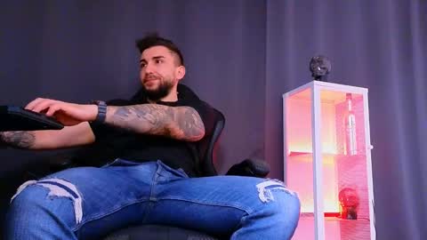 MightyAaron online show from 03-08-25, 10:54