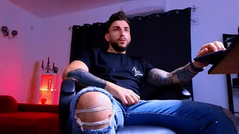 MightyAaron online show from 10-07-25, 05:04