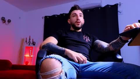 MightyAaron online show from 10-19-25, 04:24