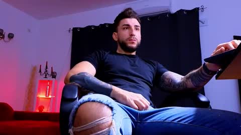 MightyAaron online show from 10-22-25, 04:24