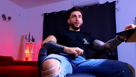 MightyAaron online show from 11-28-25, 04:59