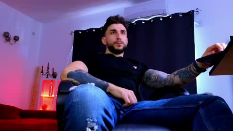 MightyAaron online show from 04-01-26, 01:41