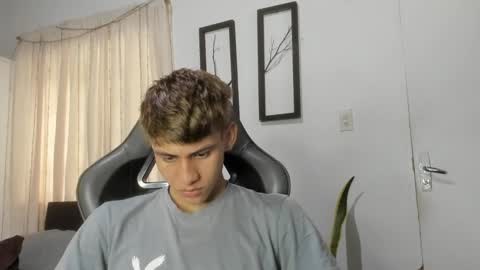 Miguel Hernandez online show from 02-19-25, 03:27