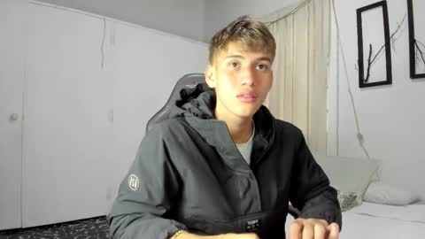 Miguel Hernandez online show from 03-07-25, 08:55