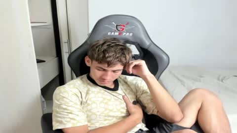 Miguel Hernandez online show from 10-02-25, 05:42