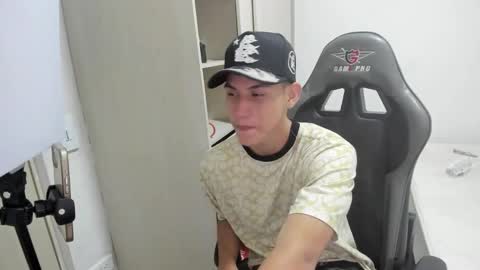 Miguel Hernandez online show from 11-16-25, 04:18