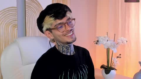 Snapshot of mihailleroy chatting on 12-05-24, 05:50 MIHAIL LEROY finally independent model online show from 12-05-24, 05:50