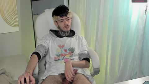 Snapshot of mihailleroy chatting on 12-17-24, 08:32 MIHAIL LEROY finally independent model online show from 12-17-24, 08:32