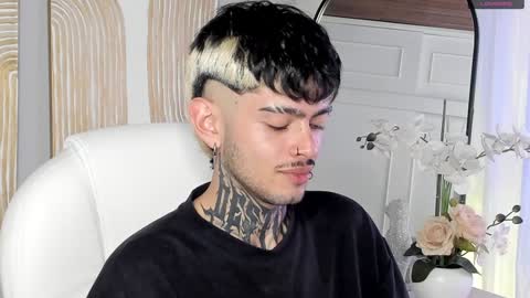 Snapshot of mihailleroy chatting on 12-19-24, 09:17 MIHAIL LEROY finally independent model online show from 12-19-24, 09:17