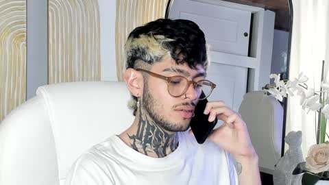 Snapshot of mihailleroy chatting on 12-31-24, 02:29 MIHAIL LEROY finally independent model online show from 12-31-24, 02:29