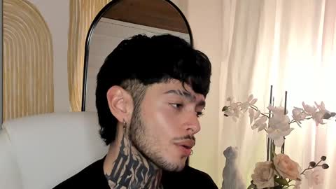 Snapshot of mihailleroy chatting on 01-10-25, 10:46 MIHAIL LEROY finally independent model online show from 01-10-25, 10:46