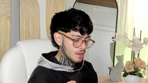 Snapshot of mihailleroy chatting on 01-21-25, 12:57 MIHAIL LEROY finally independent model online show from 01-21-25, 12:57