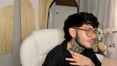 Snapshot of mihailleroy chatting on 02-03-25, 11:47 MIHAIL LEROY finally independent model online show from 02-03-25, 11:47